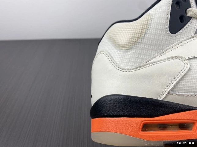 Total Jordan Orange Retro DC1060-100 5 0613